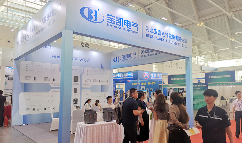 暴击行业天花板！PA旗舰厅电气硬核技术亮相天津清洁能源展，引央视记者及能源产业巨头现场“挖宝”